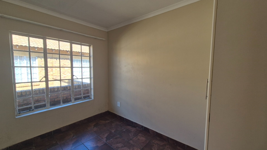 2 Bedroom Property for Sale in Vaalpark Free State